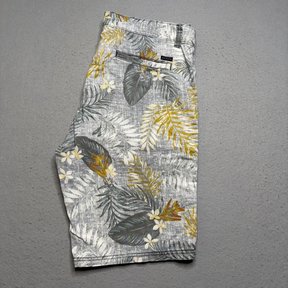 Prana Shorts Mens 34 Grey Tropical Floral Organic Cotton Stretch Flat Front